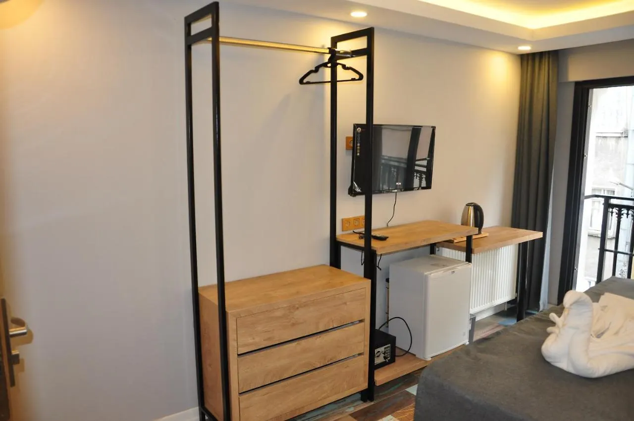 Check In Hotel Estambul 0*,